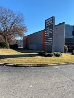 131 W Oxmoor Rd, Birmingham, AL à louer - Photo de l’enseigne sur pylône – Image 3 sur 12