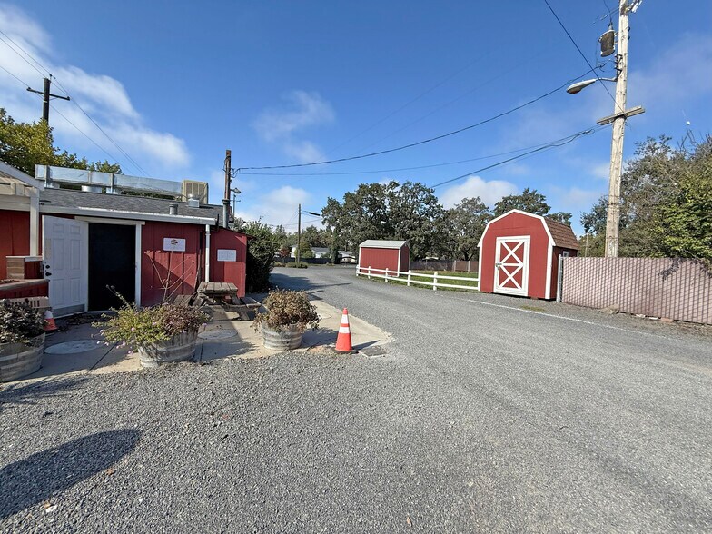 3535 Guerneville Rd, Santa Rosa, CA à louer - Photo principale – Image 2 sur 14