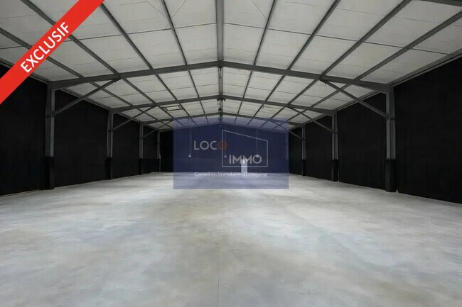 Plus de détails pour Local d'activités à louer