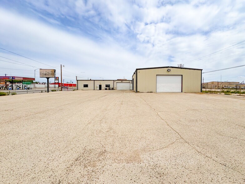 200 N Pine St, Kermit, TX à vendre - Photo de l’immeuble – Image 3 sur 31