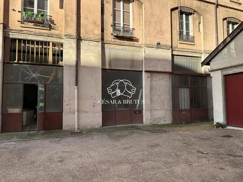 Local commercial dans Lyon à vendre - Photo de l’immeuble – Image 3 sur 26