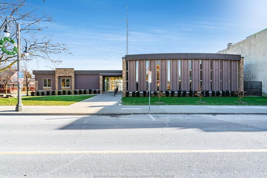 38 Erie St N, Leamington, ON à vendre - Photo de l’immeuble – Image 1 sur 46