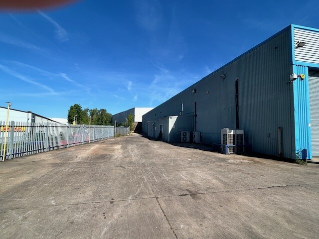 1 First Ave, Sutton Coldfield à louer - Photo de l’immeuble – Image 3 sur 4