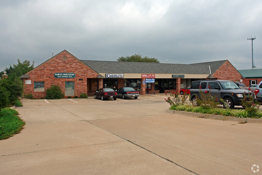 3201 E Memorial, Edmond, OK à louer - Photo de l’immeuble – Image 3 sur 10