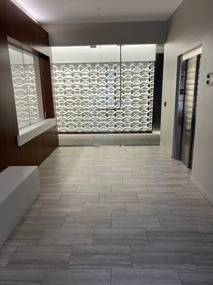 5920 William Cannon Dr, Austin, TX à vendre - Photo intérieure – Image 2 sur 22