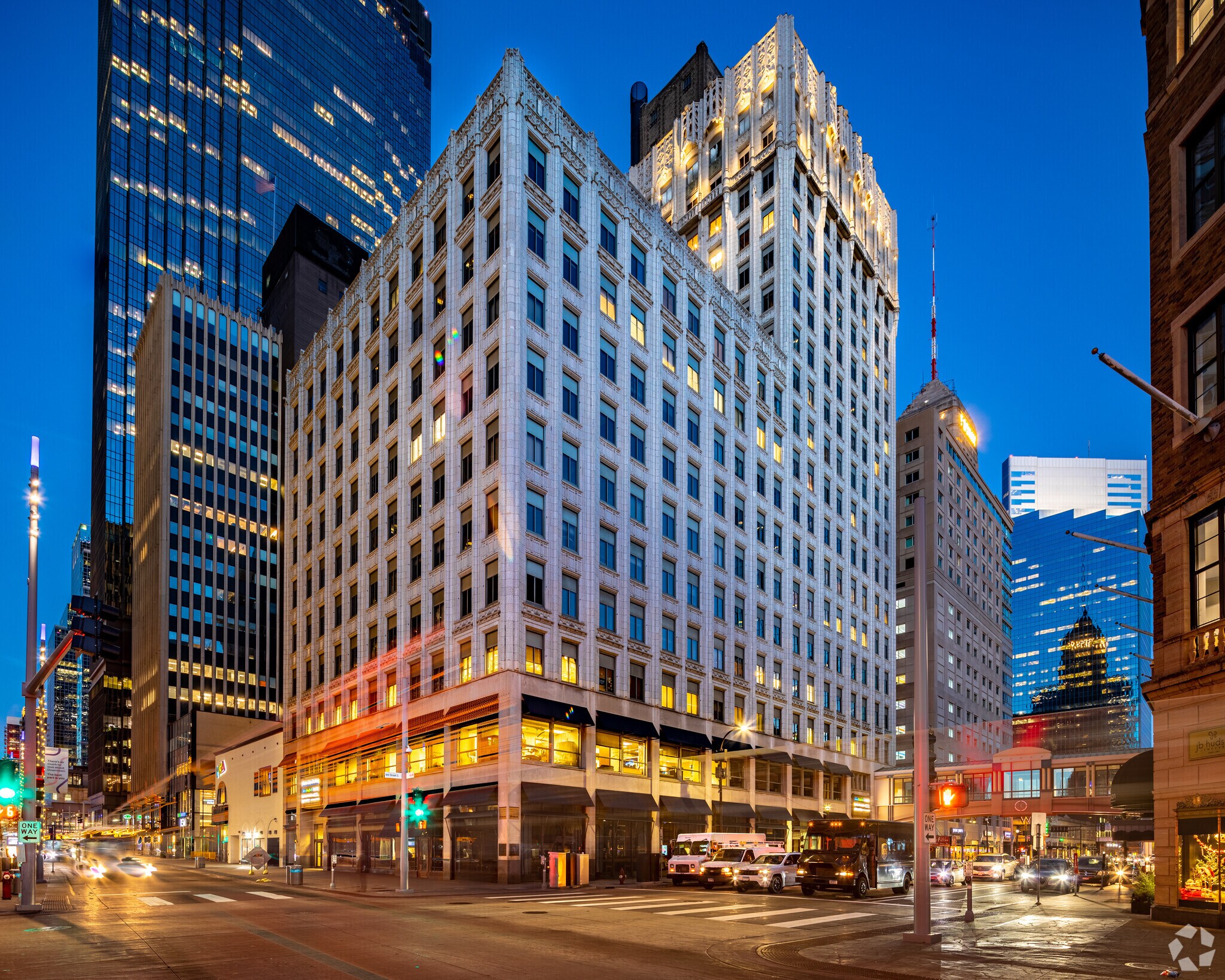 825 Nicollet Mall, Minneapolis, MN à louer Photo principale– Image 1 sur 30