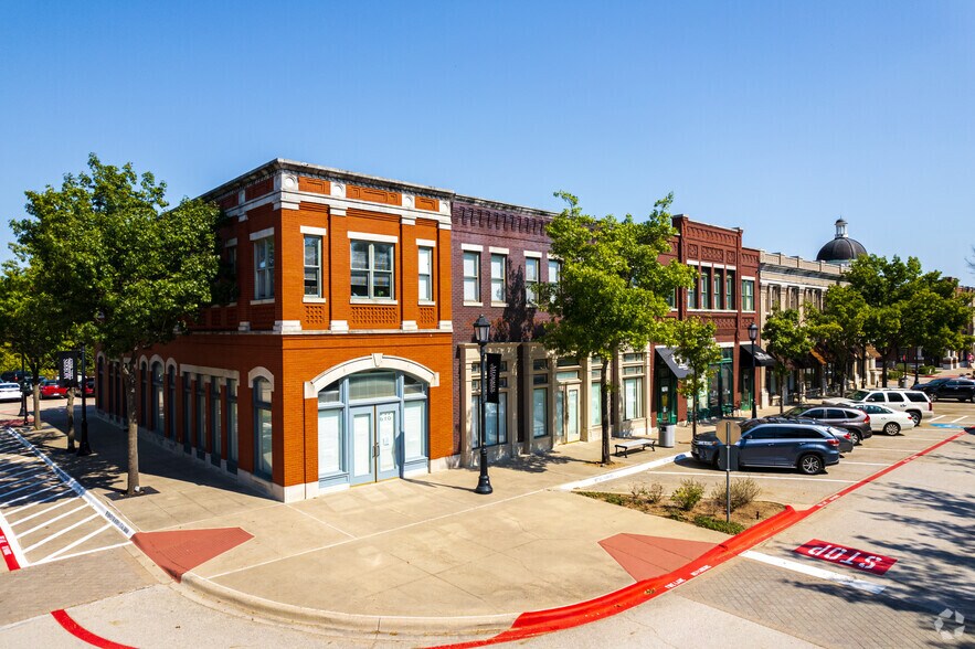 300-900 Parker Sq, Flower Mound, TX à louer - Photo de l’immeuble – Image 2 sur 7