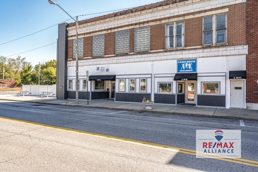 124 E Main St, Staunton, IL à vendre - Photo de l’immeuble – Image 3 sur 64