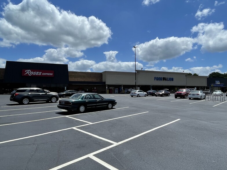 91 Food Lion Rd, Scotland Neck, NC à louer - Photo de l’immeuble – Image 2 sur 6