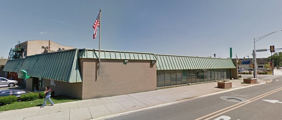 7525 W Madison St, Forest Park, IL à louer - Photo de l’immeuble – Image 3 sur 9