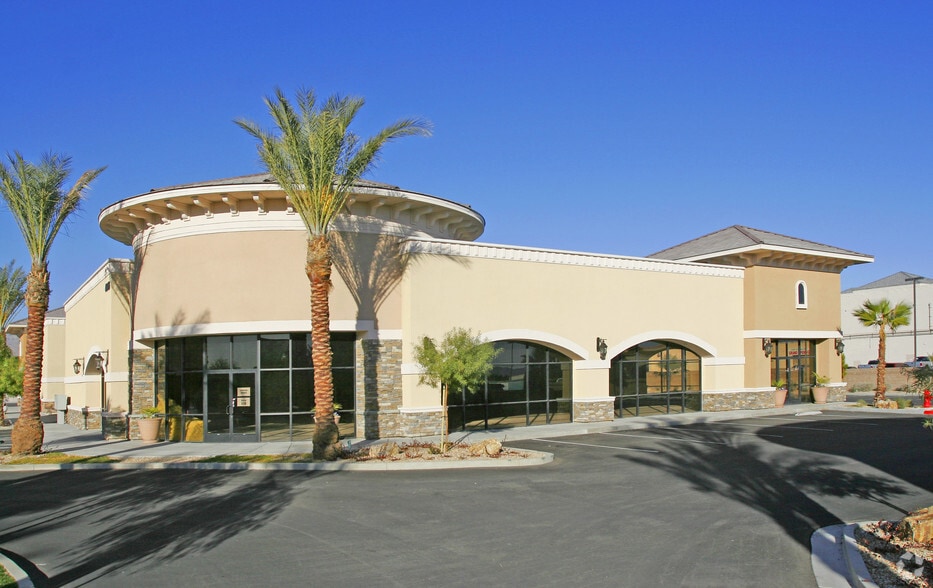4315 N Rancho Dr, Las Vegas, NV à louer - Photo de l’immeuble – Image 1 sur 8