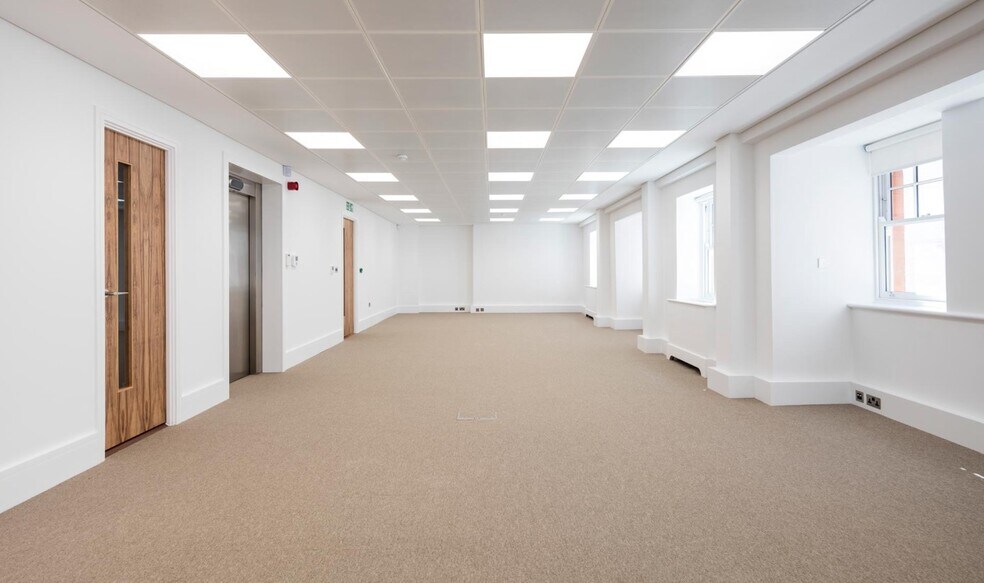 4 Old Park Ln, Londres à louer - Photo intérieure – Image 2 sur 6