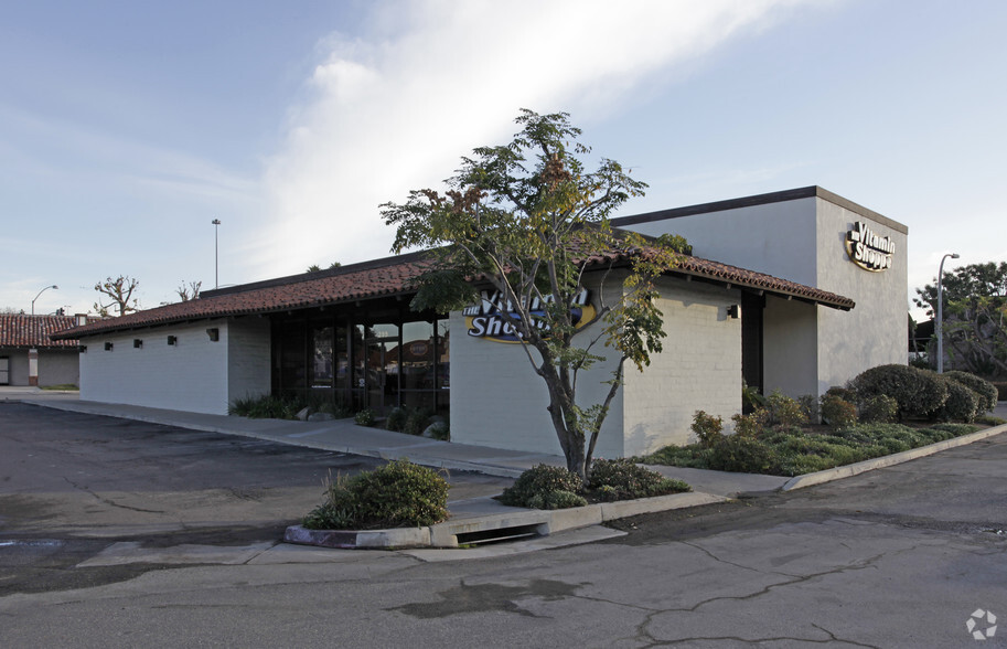 299 S Randolph Ave, Brea, CA à louer - Photo principale – Image 1 sur 2