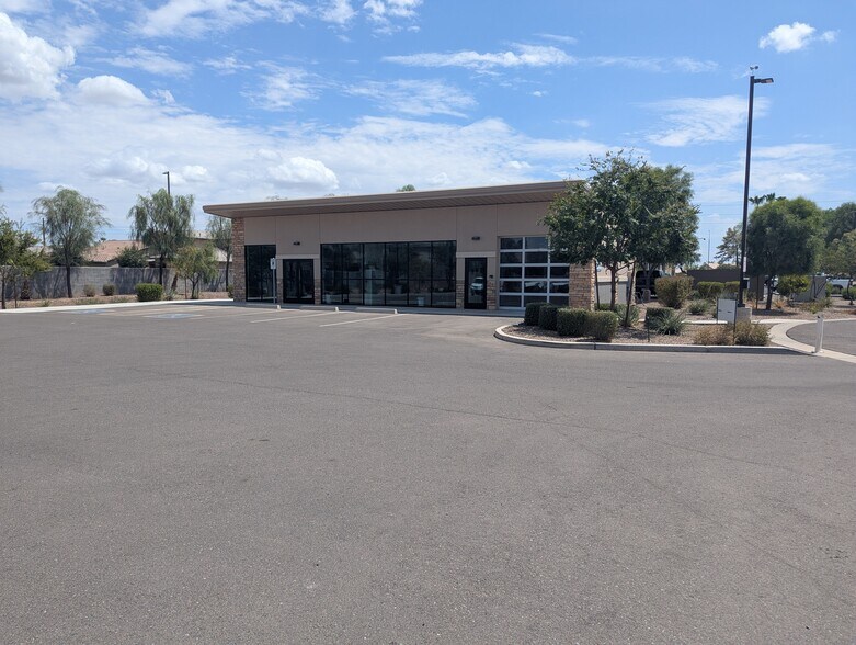 1340 E Riggs Rd, Chandler, AZ à louer - Photo principale – Image 1 sur 8