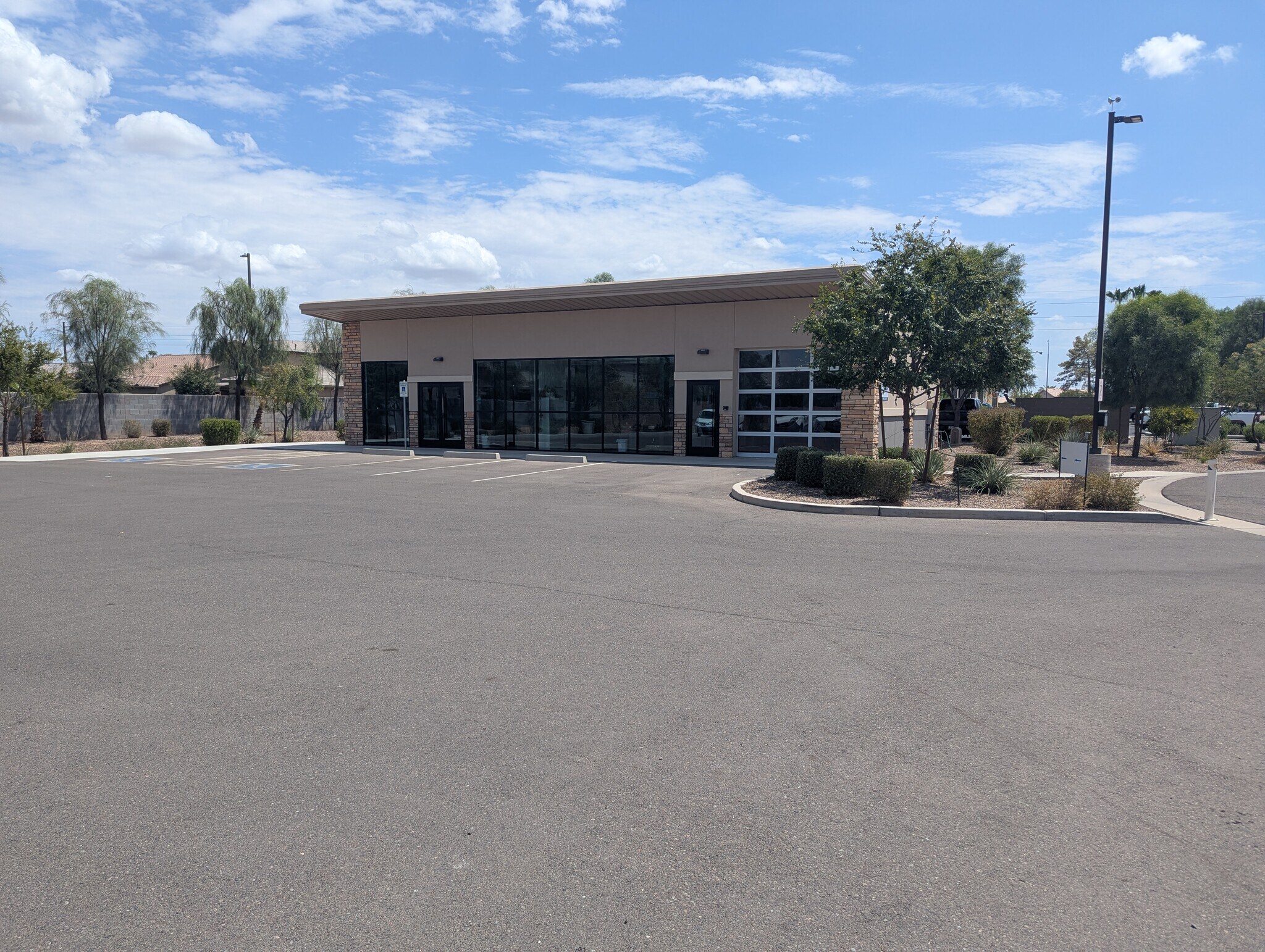 1340 E Riggs Rd, Chandler, AZ à louer Photo principale– Image 1 sur 9