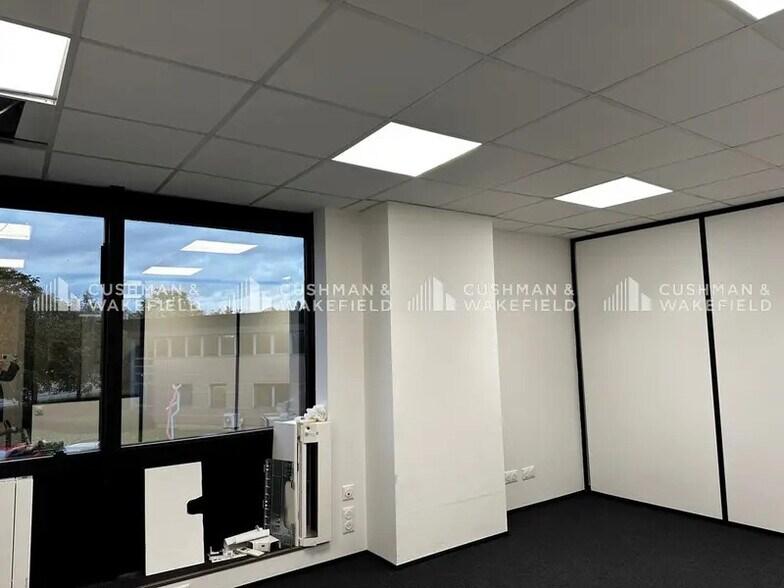 Bureau dans Oberhausbergen à louer - Photo de l’immeuble – Image 3 sur 11