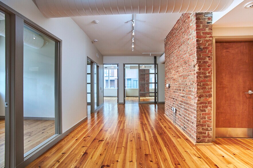 1000 W Main St, Durham, NC à louer - Photo de l’immeuble – Image 3 sur 13
