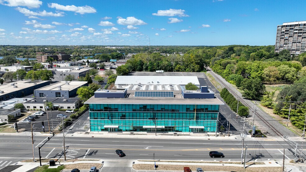 855 Grandview Ave, Columbus, OH à louer - Photo de l’immeuble – Image 2 sur 15