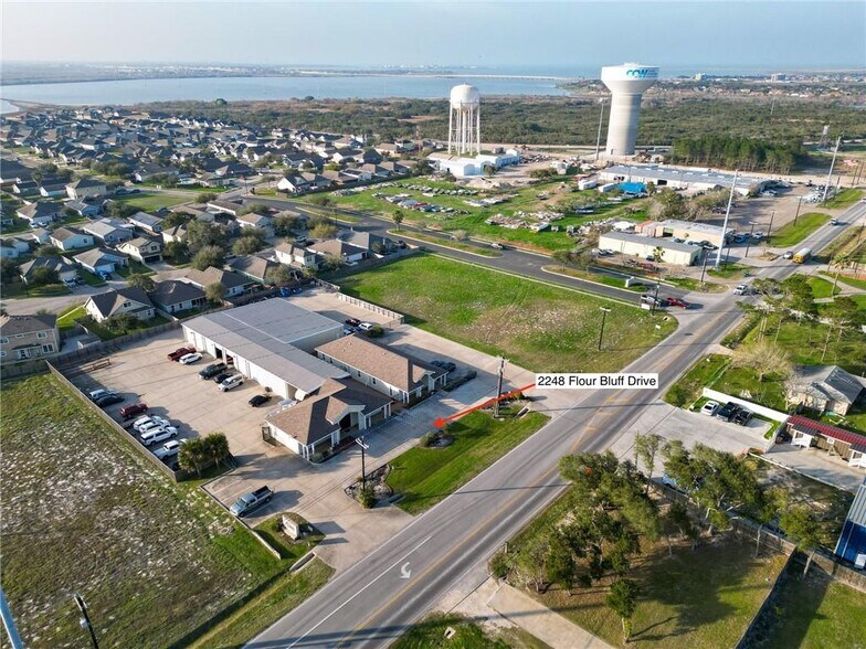 2248 Flour Bluff Dr, Corpus Christi, TX à vendre - Photo de l’immeuble – Image 2 sur 17