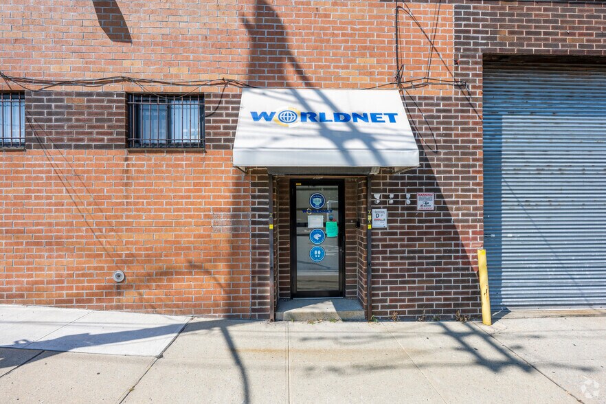 147-40 184th St, Jamaica, NY à louer - Photo de l’immeuble – Image 3 sur 5