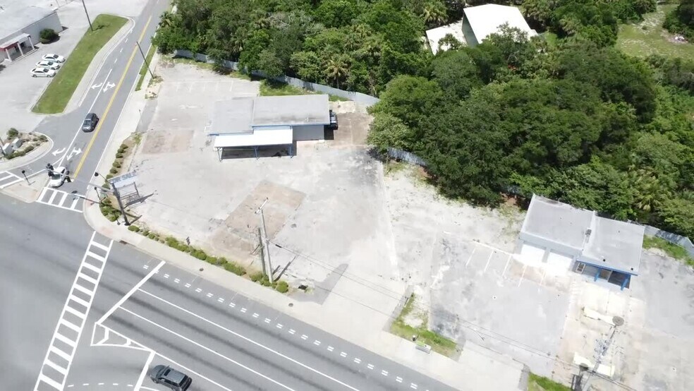 1206 N Cocoa Blvd, Cocoa, FL à vendre - Vidéo sur l’annonce professionnelle – Image 2 sur 5