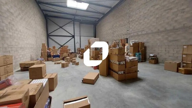 Plus de détails pour Local d’activités à vendre