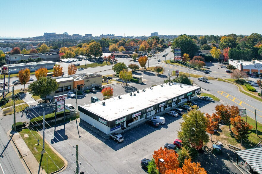 2620 Cobb Pky SE, Smyrna, GA à louer - Photo de l’immeuble – Image 2 sur 6