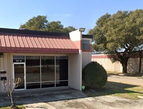 605 E Palace Pky, Grand Prairie, TX à louer Photo de l’immeuble– Image 2 sur 12