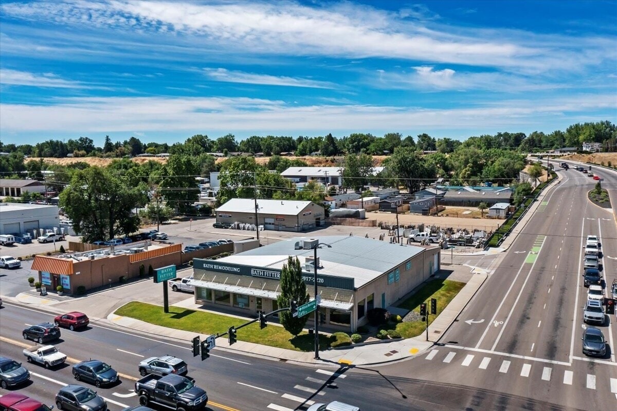 4141 W Chinden Blvd, Garden City, ID à louer Aérien– Image 1 sur 6