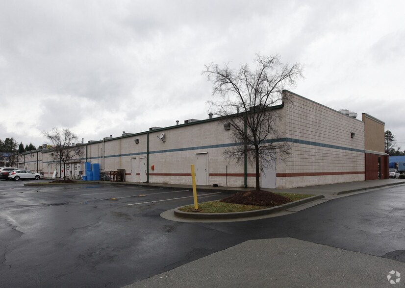 639 Thornton Rd, Lithia Springs, GA à louer - Photo de l’immeuble – Image 3 sur 5