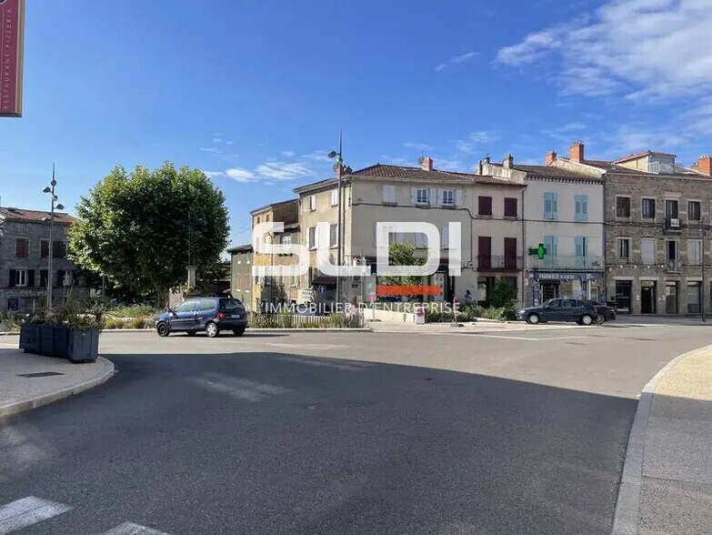 Local commercial dans Soucieu-en-Jarrest à vendre - Photo de l’immeuble – Image 1 sur 3