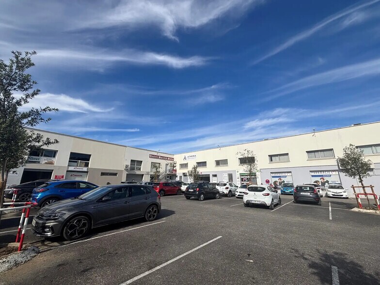 Local commercial dans Montpellier à louer - Photo de l’immeuble – Image 3 sur 4