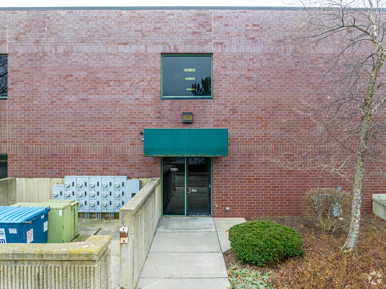 1751 S Naperville Rd, Wheaton, IL à vendre - Photo de l’immeuble – Image 3 sur 6