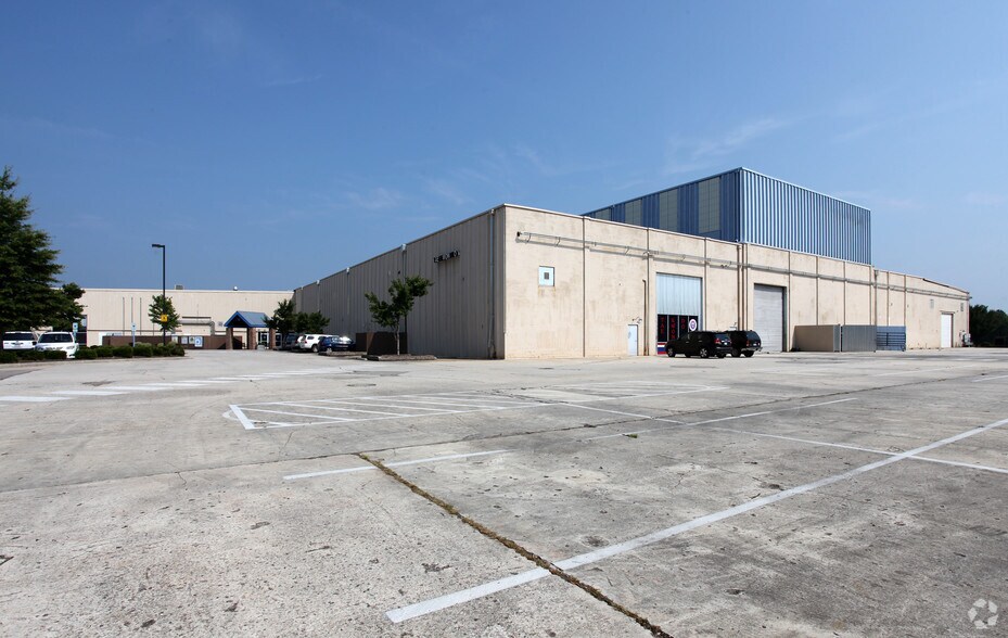 1839 S Main St, Wake Forest, NC à louer - Photo de l’immeuble – Image 3 sur 15