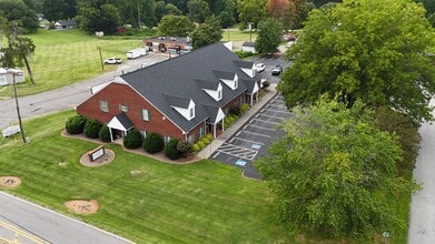 3802 Clemmons Rd, Clemmons, NC à louer Photo intérieure– Image 2 sur 7
