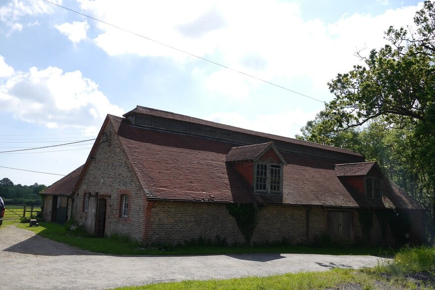 Brick Barn, Garstons Farm, Bolney Chapel Rd, Bolney à louer - Photo de l’immeuble – Image 1 sur 6