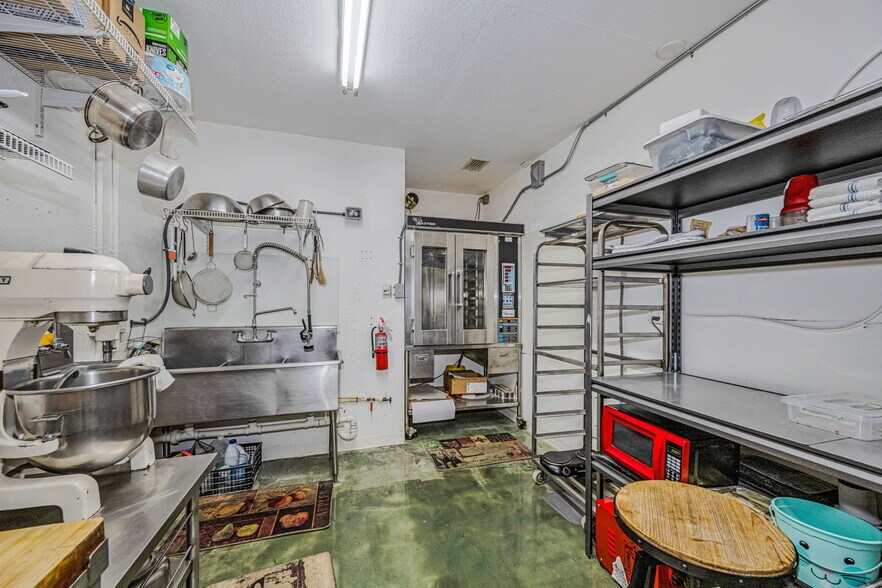605 9th Ave N, Safety Harbor, FL à vendre - Photo de l’immeuble – Image 3 sur 21
