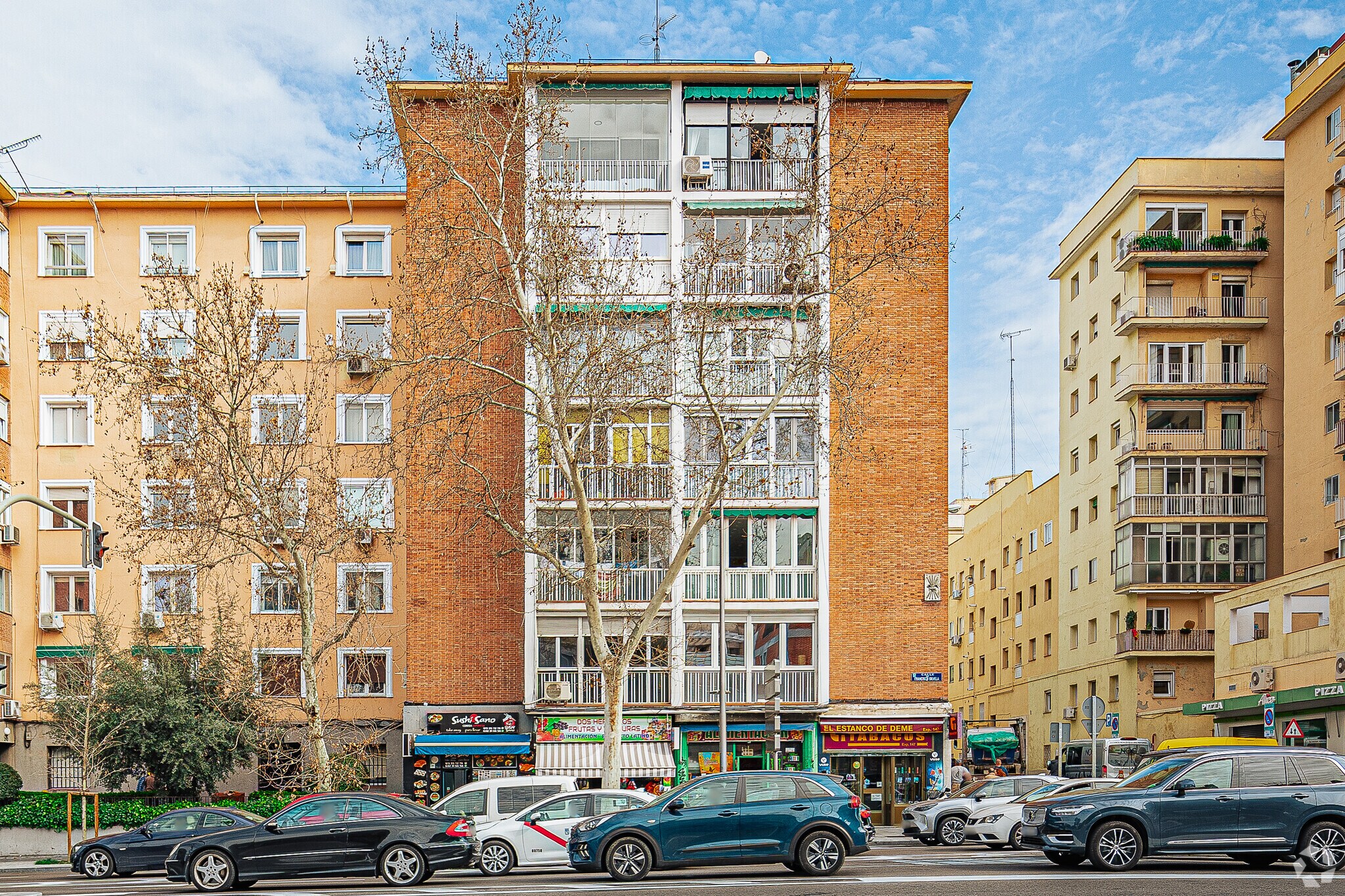 Calle De Francisco Silvela, 92, Madrid, Madrid à louer Photo principale– Image 1 sur 3