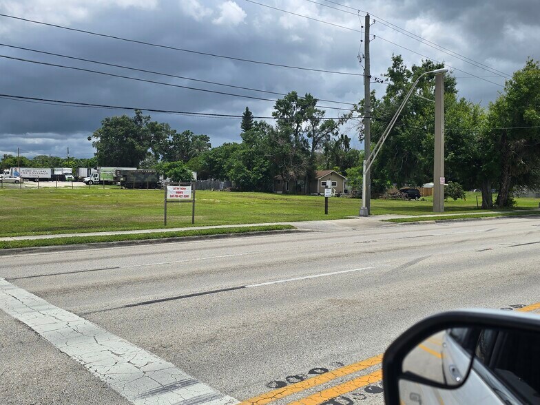 110 1st Eloise Ct, Winter Haven, FL à louer - Photo de l’immeuble – Image 3 sur 3