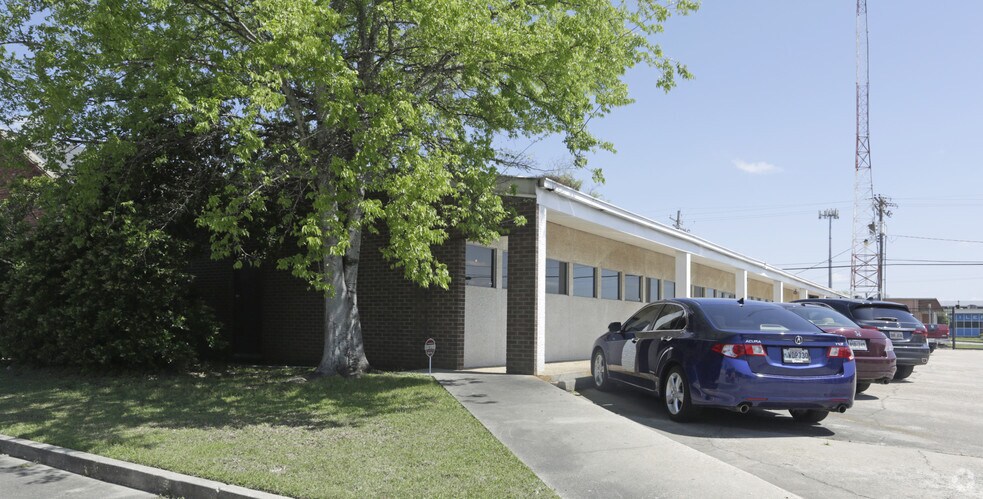 7707 Waco Ave, Baton Rouge, LA à louer - Photo principale – Image 1 sur 30