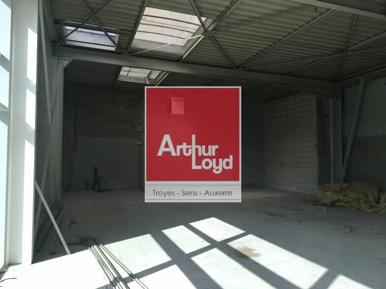 Local commercial dans Troyes à louer - Photo de l’immeuble – Image 3 sur 4