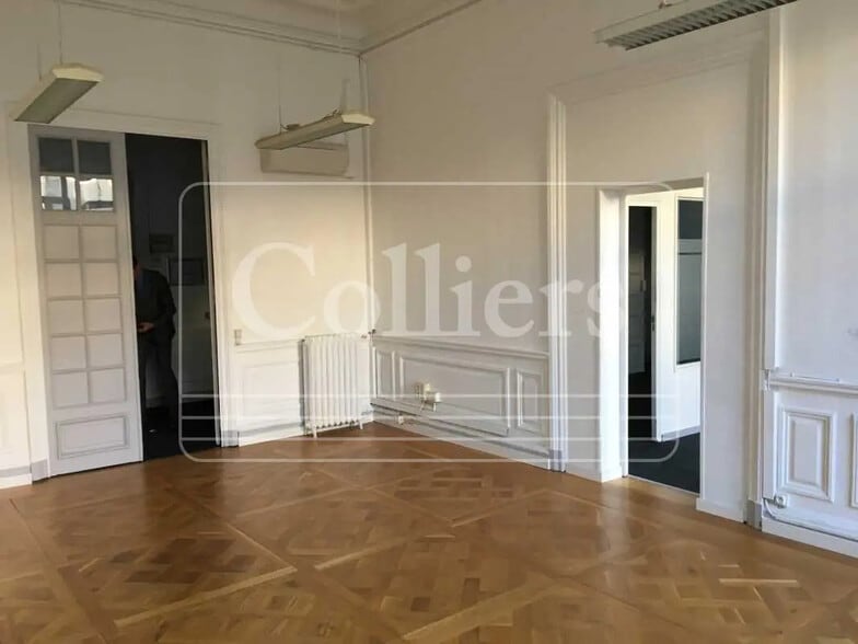 Bureau dans Marseille à louer - Photo de l’immeuble – Image 2 sur 4