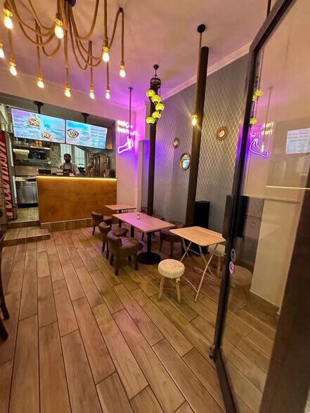 Local commercial dans Paris à louer - Photo de l’immeuble – Image 2 sur 5