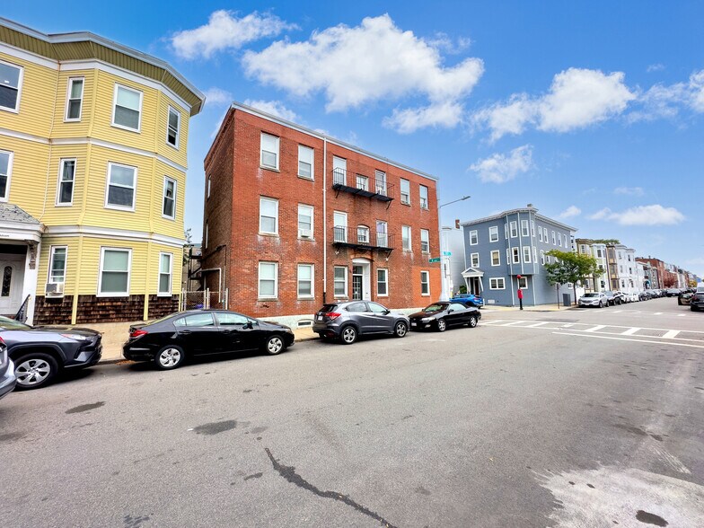 722 E 6th St, Boston, MA à vendre - Photo de l’immeuble – Image 3 sur 16