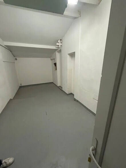 Local commercial dans Boulogne-Billancourt à louer - Photo intérieure – Image 2 sur 3