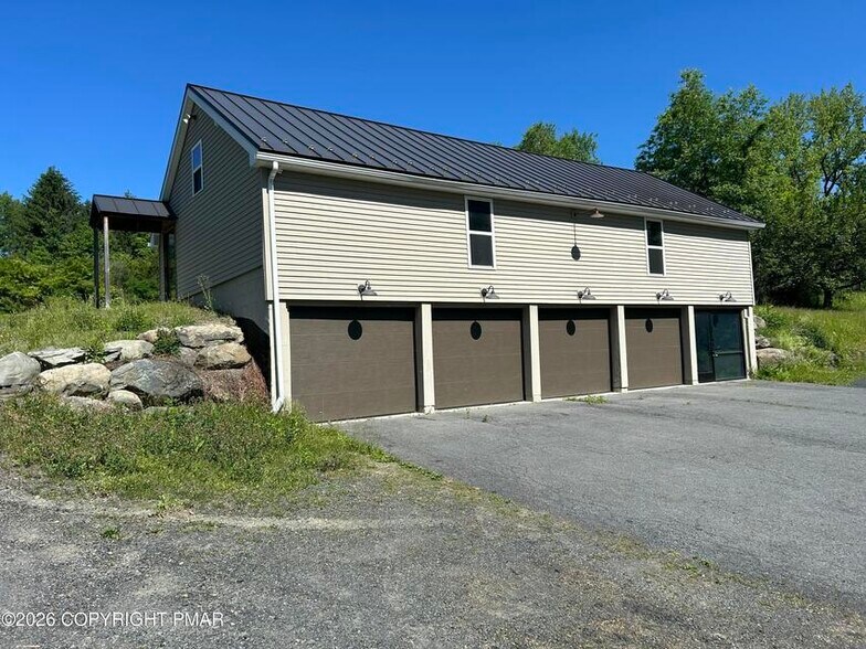 3527 Middle Easton Belmont Pike, Stroudsburg, PA à vendre - Photo de l’immeuble – Image 2 sur 4