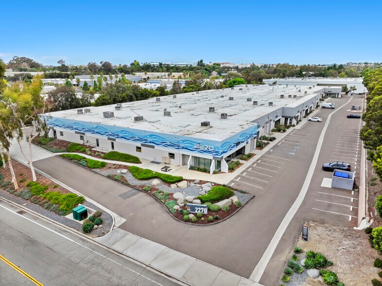 2270 Camino Vida Roble, Carlsbad, CA à louer - Photo de l’immeuble – Image 3 sur 4