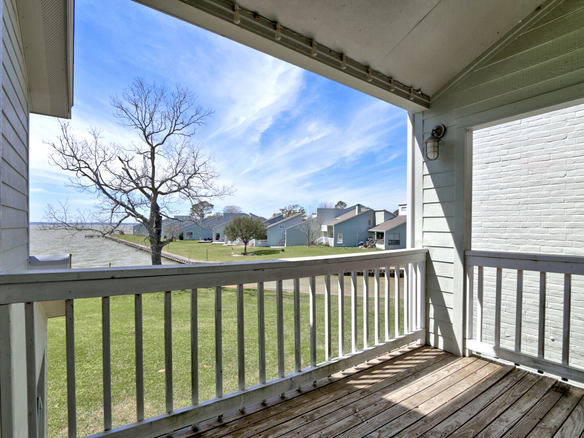 100 Edgewater Dr, Livingston, TX à vendre Photo de l’immeuble– Image 1 sur 42