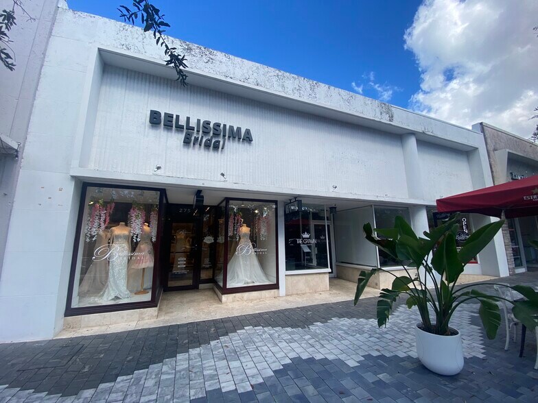 269-275 Miracle Mile, Miami, FL à louer - Photo de l’immeuble – Image 3 sur 6