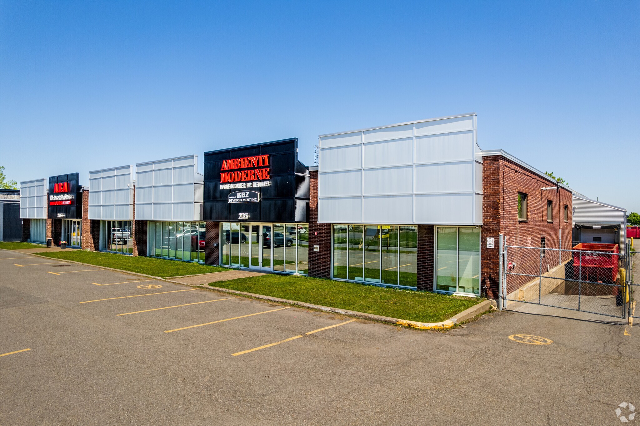 235 Montee De Liesse, Saint-Laurent, QC à vendre Photo de l’immeuble– Image 1 sur 8